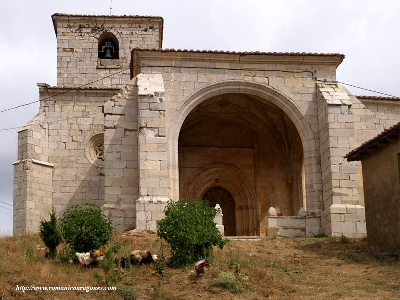 VISTA SUR DEL ACCESO AL TEMPLO DE COLMENARES